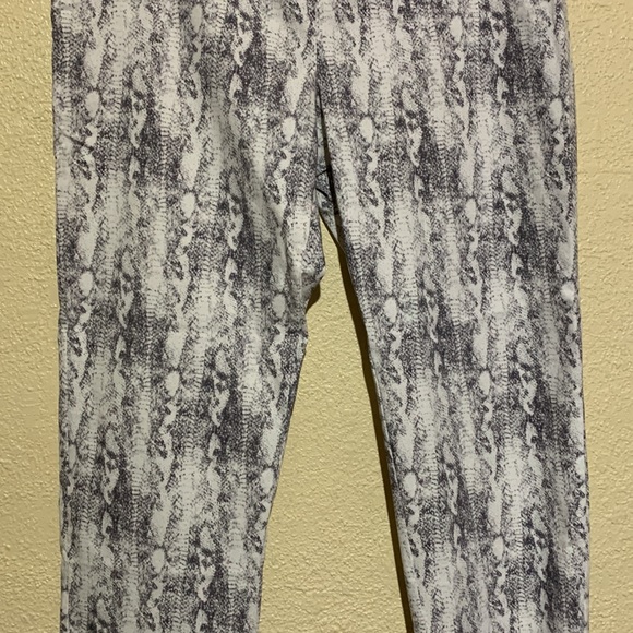 89th &  Madison Jeggings Stretch Pants Size L Animal Print White Gray - Picture 3 of 16